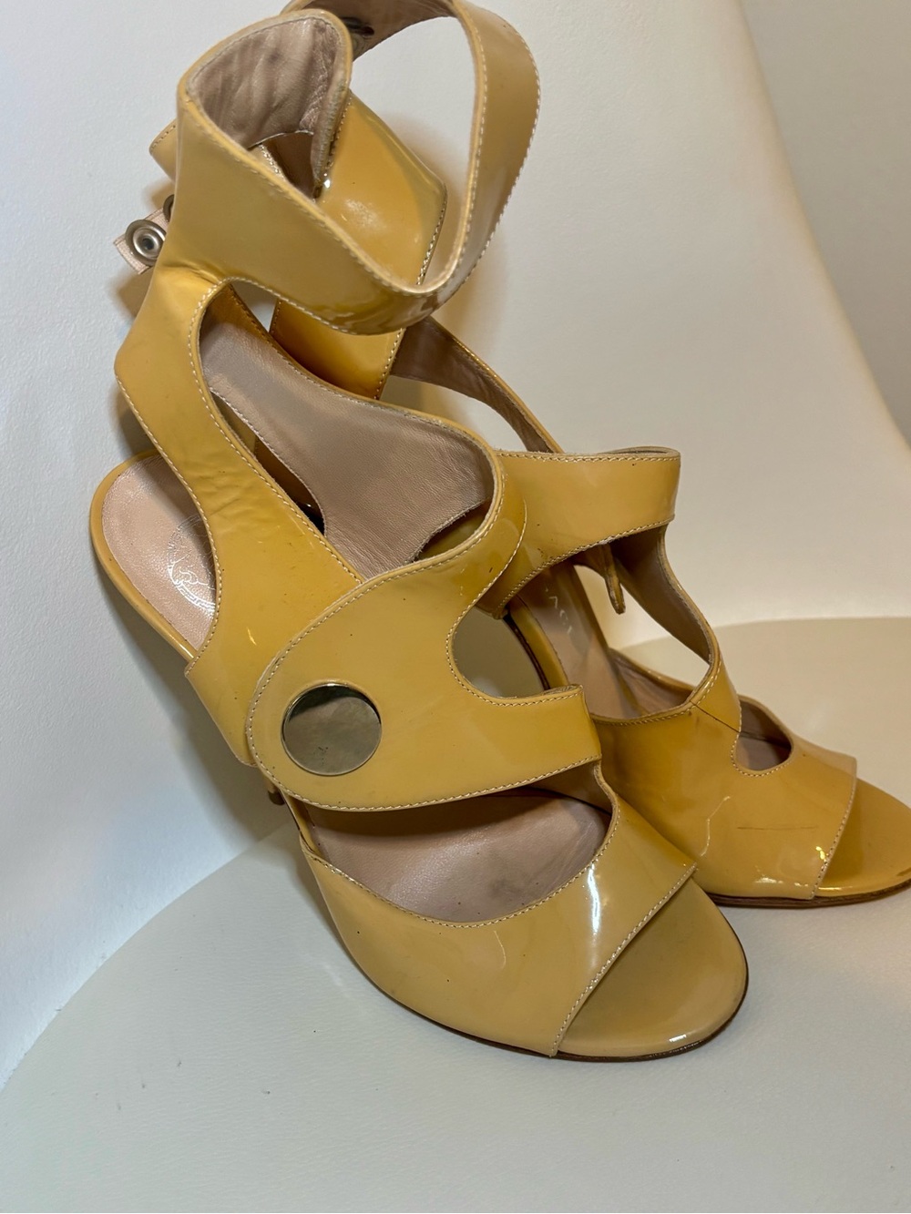 Versace, Patent Leather cutout ankle cuff Yellow Open-Toe sandals, size 37